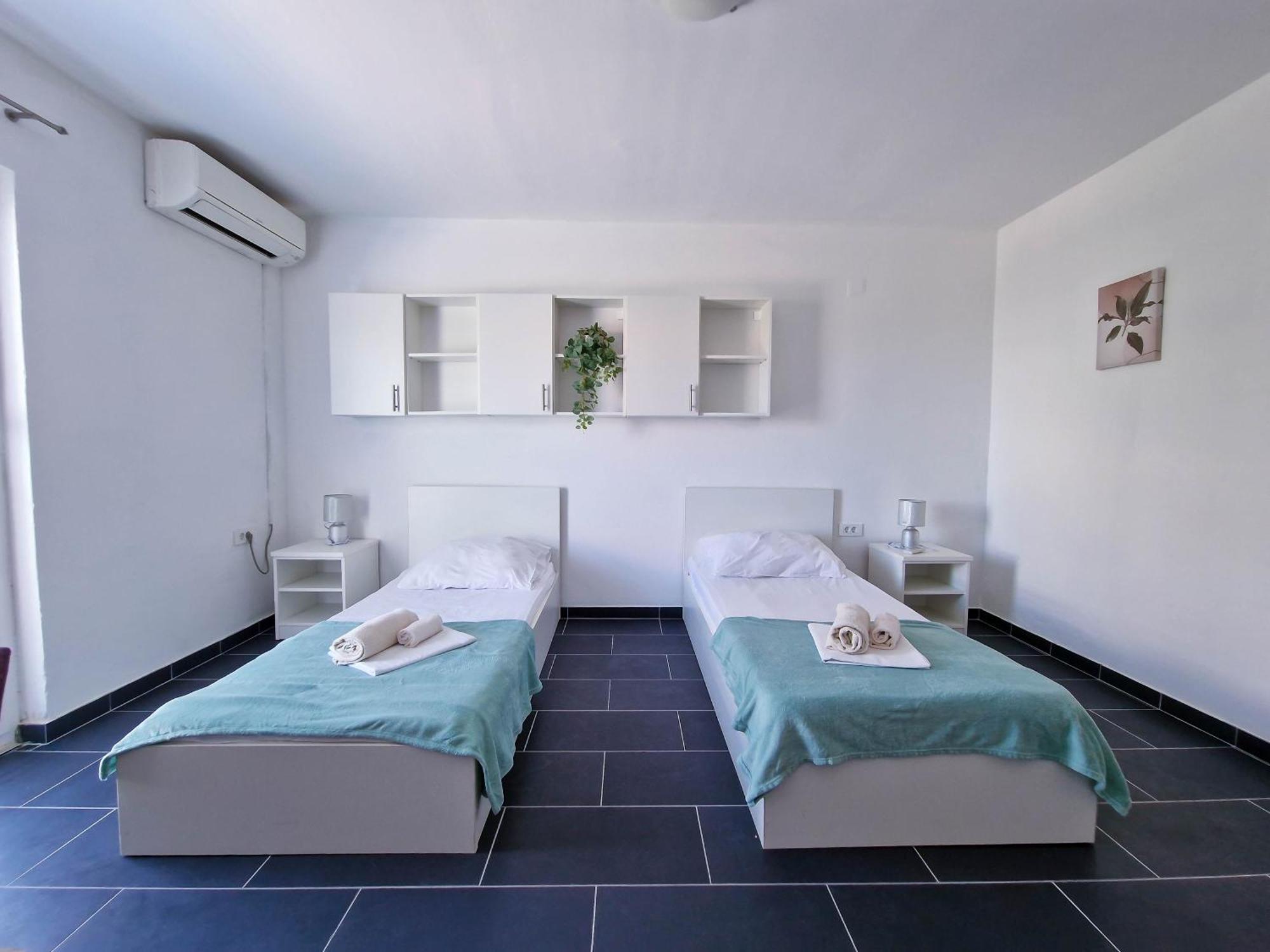 Flip - Flop Apartment Novalja Exterior photo