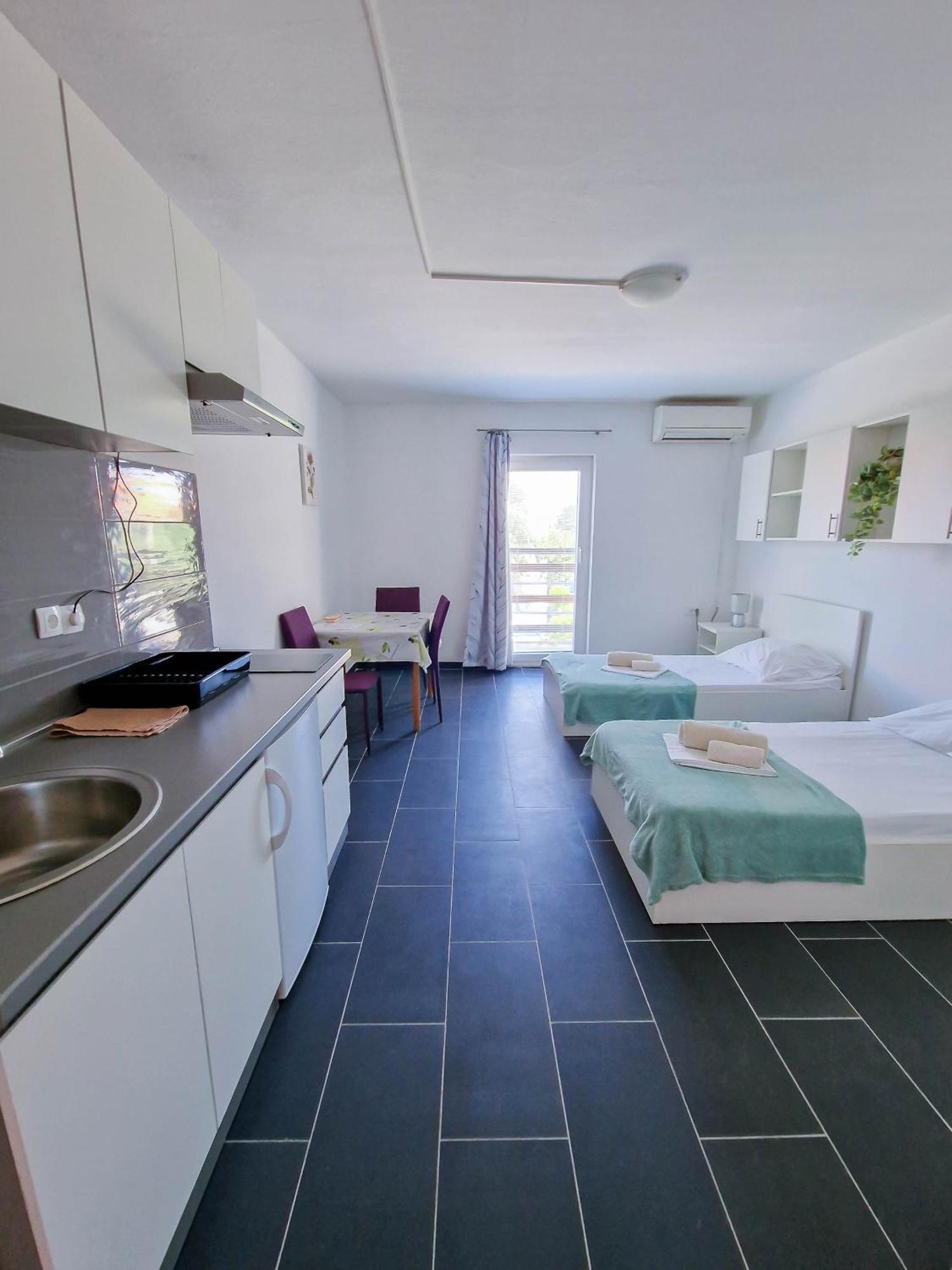 Flip - Flop Apartment Novalja Exterior photo